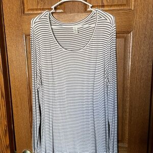 🦋3 for $10🦋 Old Navy Black and White Striped Long Sleeve Luxe Top